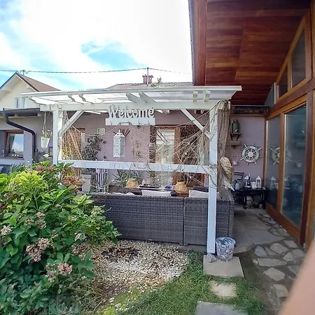 Rose Resort, 40m2 For 4 Guests, With Terrace Проживание в семье *