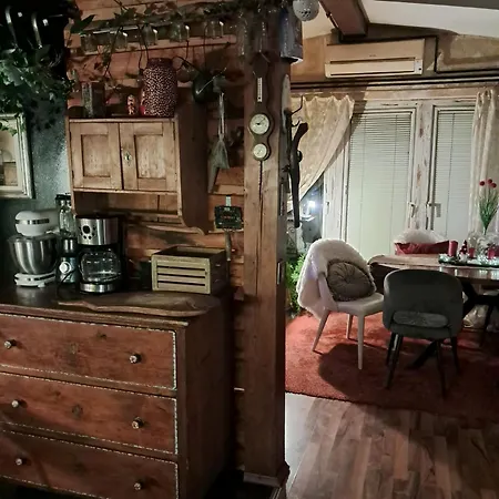 Проживание в семье Rose Resort, 40m2 For 4 Guests, With Terrace Любляна