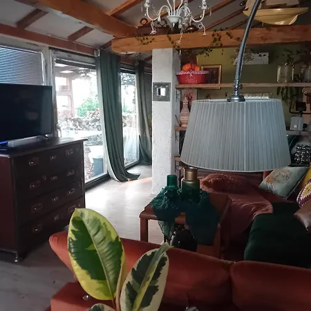 Homestay Rose 40m2 With Terrace 25m2 In Greeny Area For 4 Person Ljubljana