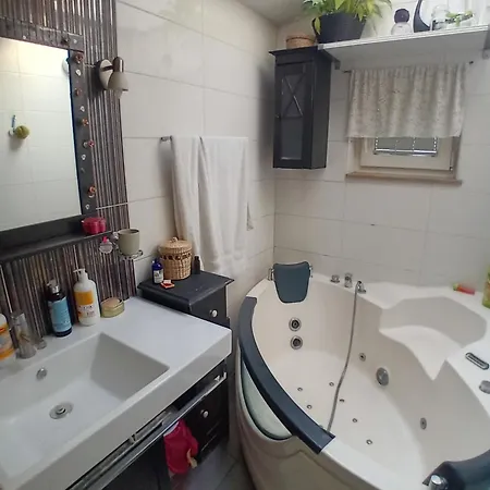Homestay Rose 40m2 With Terrace 25m2 In Greeny Area For 4 Person